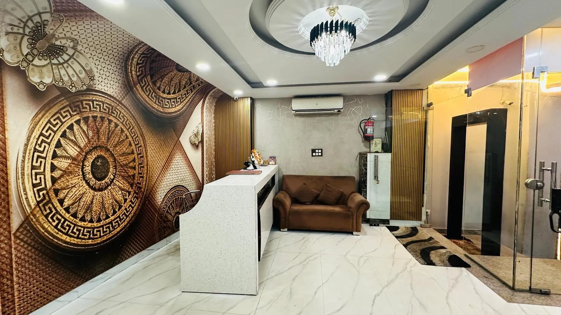 Hotel S R Palace Near Delhi International Airport New Delhi