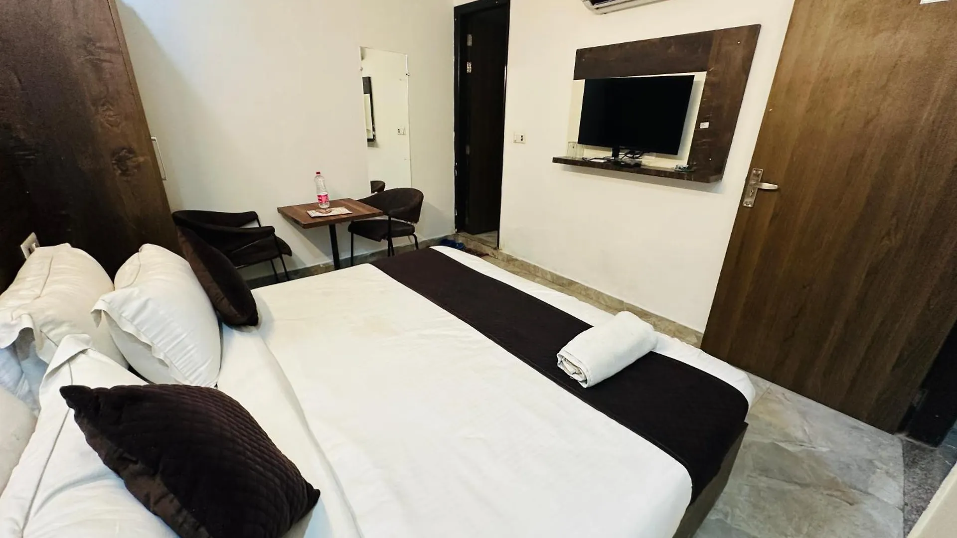 ***  Hotel S R Palace Near Delhi International Airport New Delhi India
